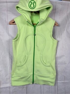 Lululemon Scuba Vest Size 4 fleece lining
